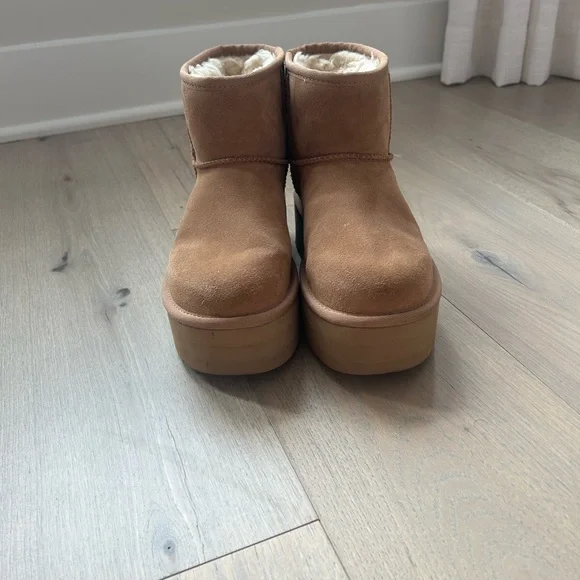 UGG CLASSIC MINI PLATFORM BOOTS; Chestnut; Size 7 - Picture 2 of 8